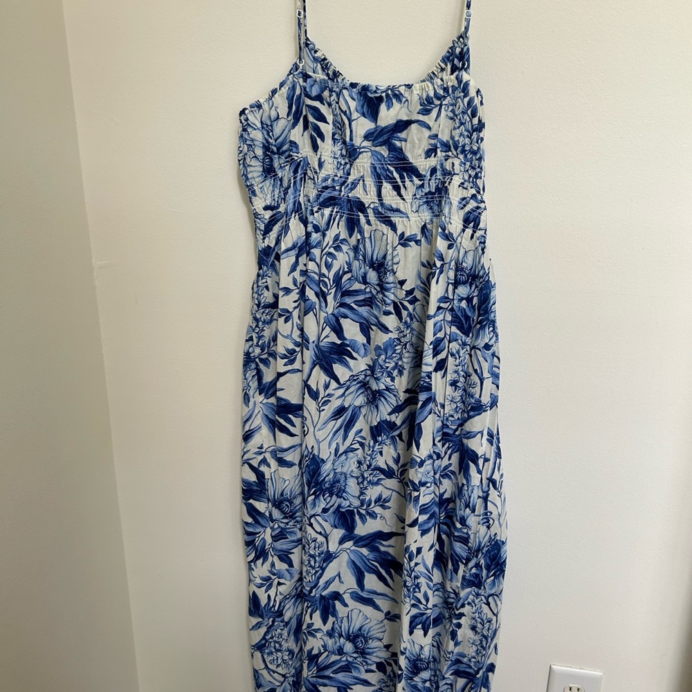 Floral spaghetti strap midi dress